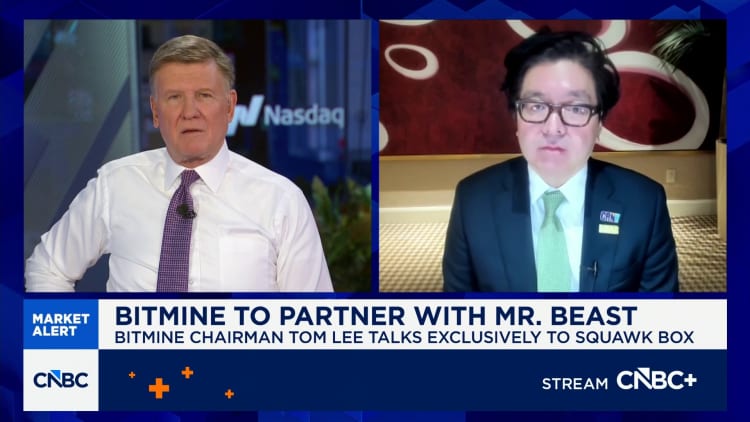 Tom Lee de Bitmine sobre la inversión de 200 millones de dólares en Beast Industries: una evolución de las plataformas digitales y el dinero