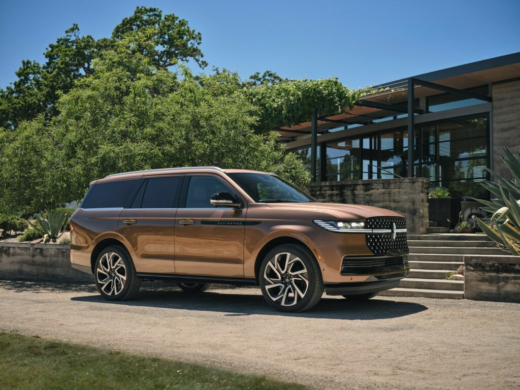     El X7 de BMW parece demasiado pequeño ahora, por lo que los concesionarios quieren un X9