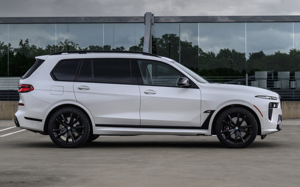     El X7 de BMW parece demasiado pequeño ahora, por lo que los concesionarios quieren un X9