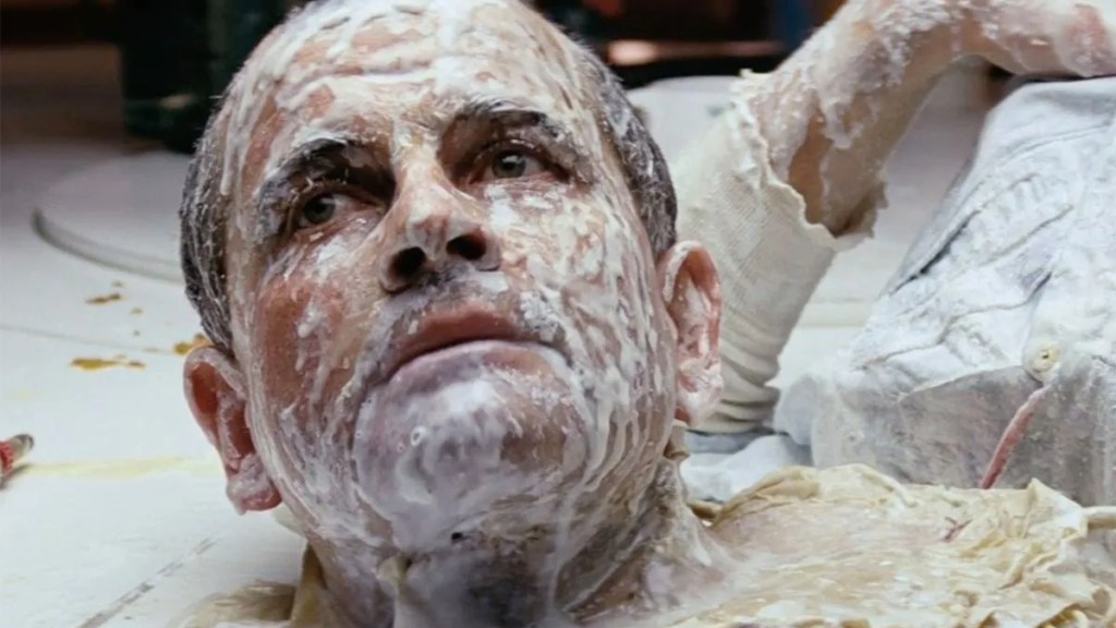 Ian Holm como Ash en Alien