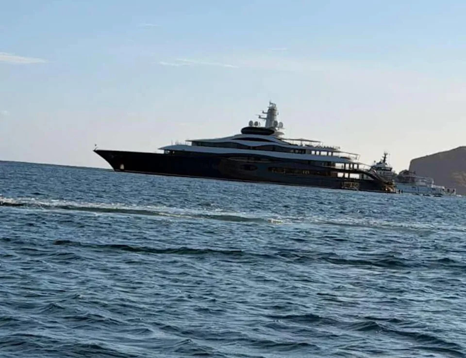 Un Redditor publicó una foto del yate de Mark Zuckerberg en una zona apartada del Golfo de California.
