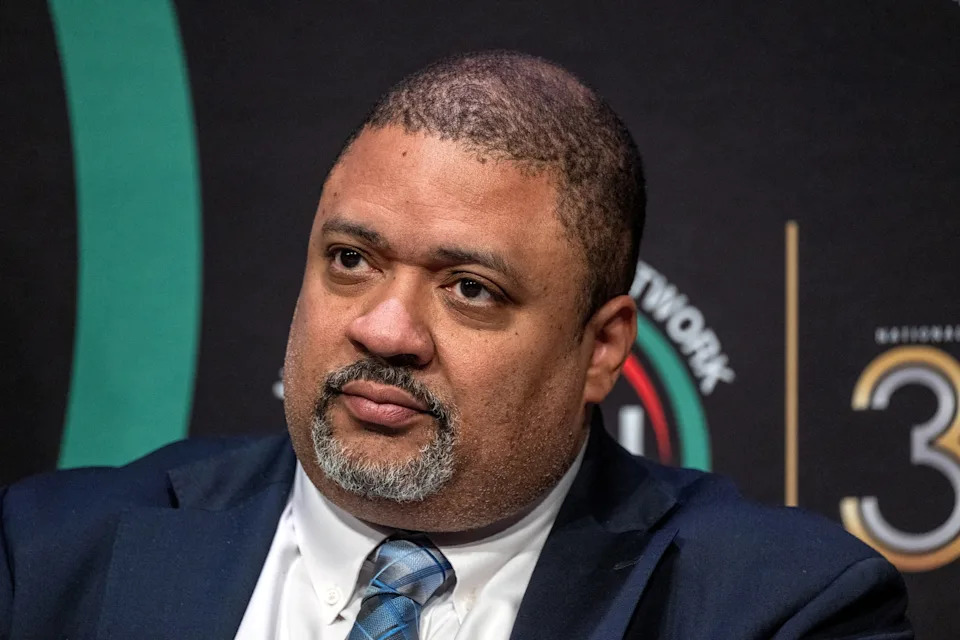 Victor J. Blue/Bloomberg vía Getty Images - FOTO: El fiscal de distrito de Manhattan, Alvin Bragg, habla durante la Convención del 35º aniversario de la Red de Acción Nacional (NAN) en Nueva York, el 8 de abril de 2026.